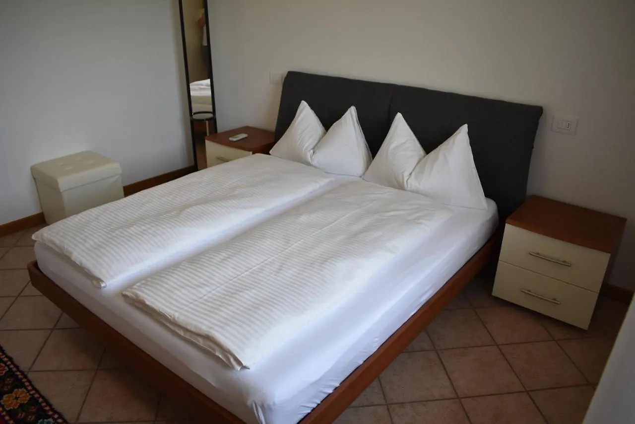 アパート Appartment Le Tende - Pool,Family- Friendly, Tv, Wlan Colà イタリア